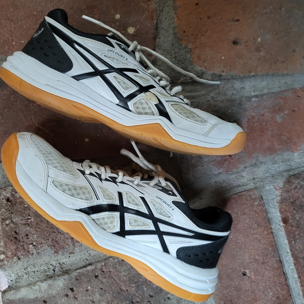 Asics Women's Upcourt 4 Volleyball shoes